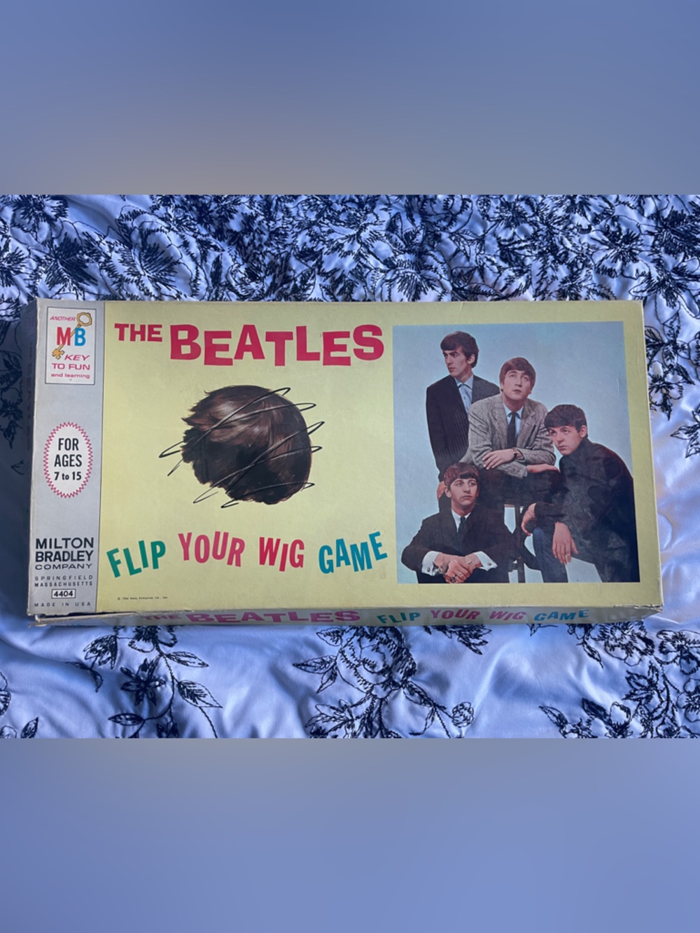 THE BEATLES Flip Your Wig Game - Vintage Yellow Board Game